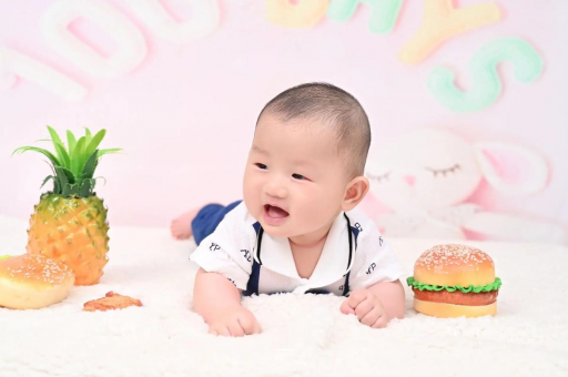 霍邱宝宝在妈妈肚子里